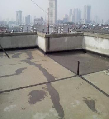 微山漏水维修 楼顶漏水是什么原因，楼顶漏水维修方法是什么?